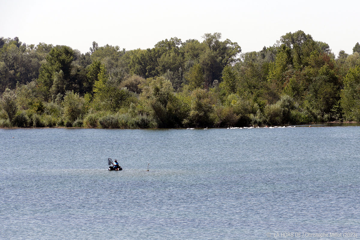 Pêche sur le lac des Eaux Bleues