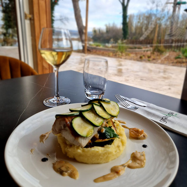 Menu du jour : Filet de lieu noir, écailles de courgettes, écrasé de pomme de terre